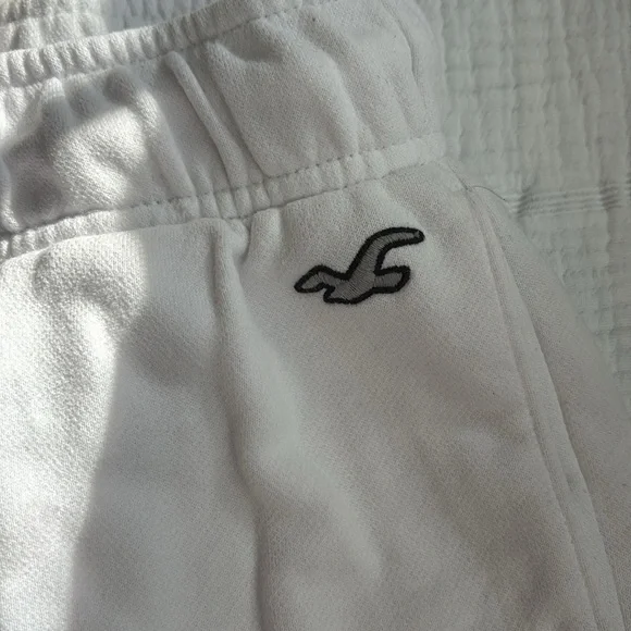 Hollister White Sweat Shorts - Picture 3 of 3